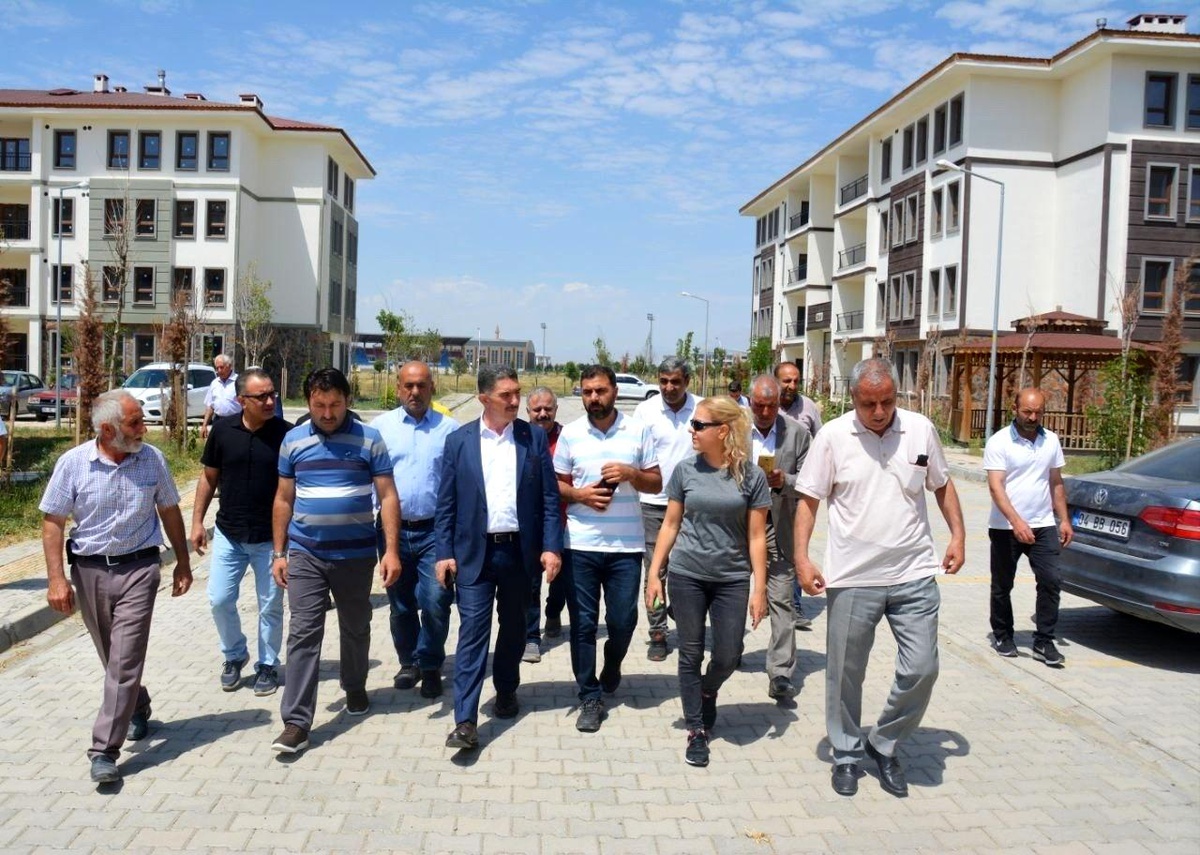 Milletvekili Çelebi: "300 konutun teslimine Ağustos ayı içinde başlanacak"