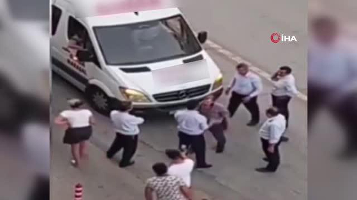 Parası eksik diye market servisinden indirilen vatandaş isyan etti
