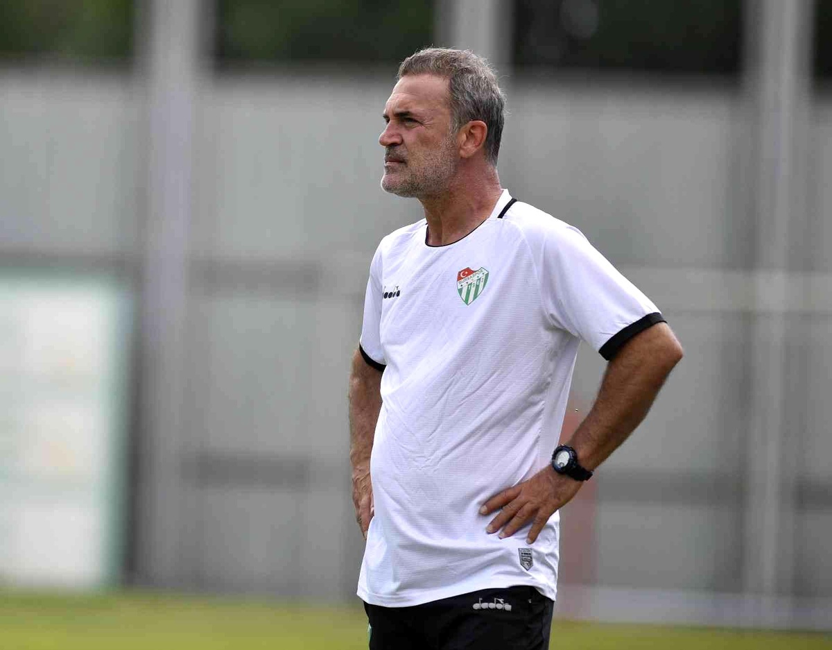 Tahsin Tam: "Bursaspor\'da \'yetersizlik\' diye bir şey konuşmak söz konusu olamaz"