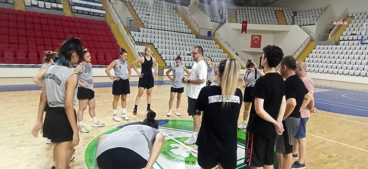 Turgutlu Belediyesi Kadın Basketbol Takımı Antrenmanlara Başladı