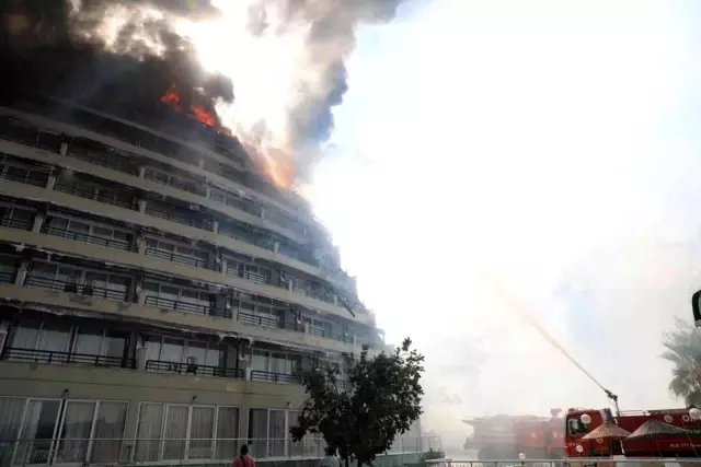 Uygulama otelinin yanan odaları görüntülendi