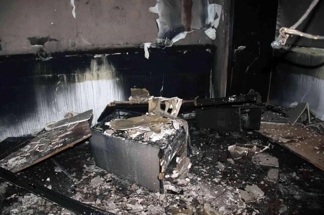 Uygulama otelinin yanan odaları görüntülendi