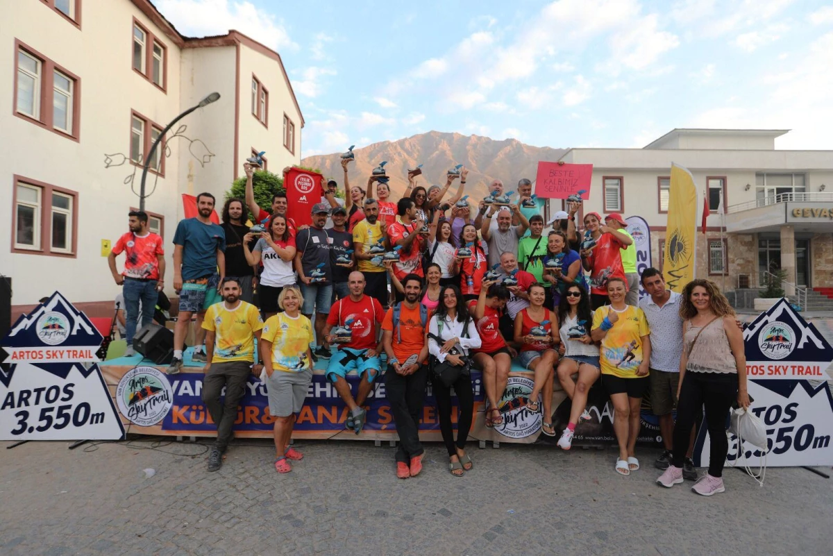 Türkiye\'nin ilk \'Uluslararası Ultra Sky Trail Maratonu\'nda kazananlar belli oldu