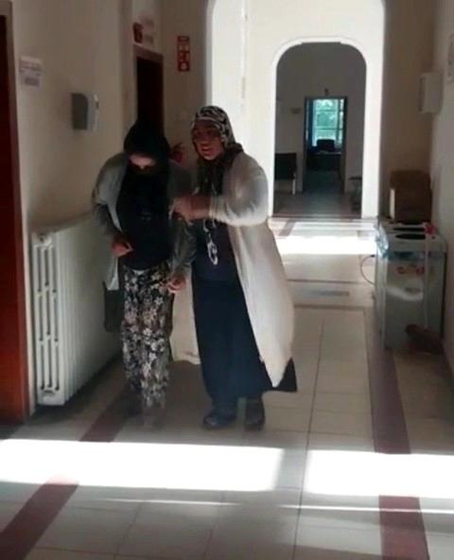 Tekerlekli sandalyedeki dilenci, zabıtanın korkusuyla yürümeye başladı Tekerlekli sandalyedeki dilenci, zabıtanın korkusuyla yürümeye başladı