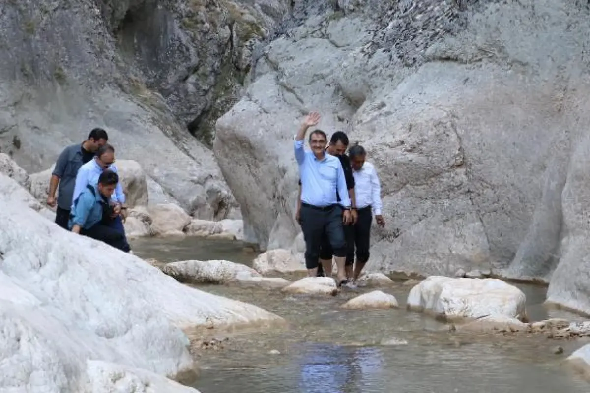 Bakan Dönmez, Bilecik'te selden etkilenen bölgeleri ziyaret etti (2)