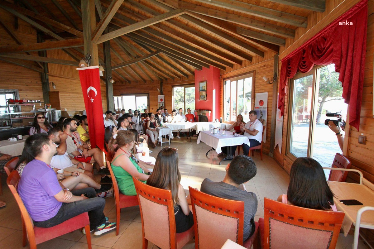 Başkan Tugay Gençlerle Deneyimlerini Paylaştı