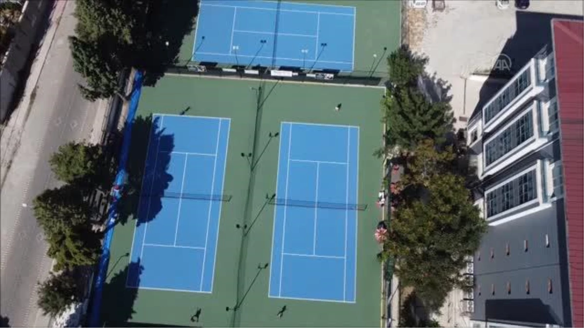 Demirci\'de Yaz Kupası Tenis Turnuvası tamamlandı