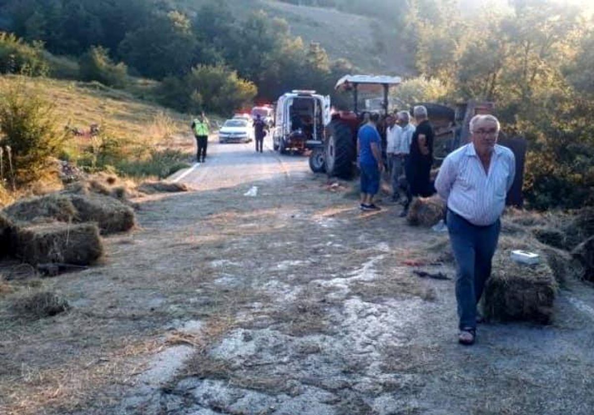 Samsun\'da traktörün devrilmesi sonucu 1 kişi öldü, 1 kişi ağır yaralandı