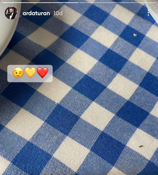 Sergio Oliveira transferini masa örtüsüyle müjdeleyen Arda Turan'dan bir bomba paylaşım daha Sergio Oliveira transferini masa örtüsüyle müjdeleyen Arda Turan'dan bir bomba paylaşım daha