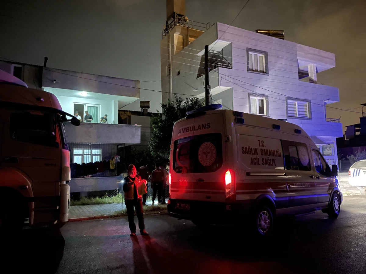 Adana\'da balkonda uyuduğu sırada bıçaklanan kadın öldü