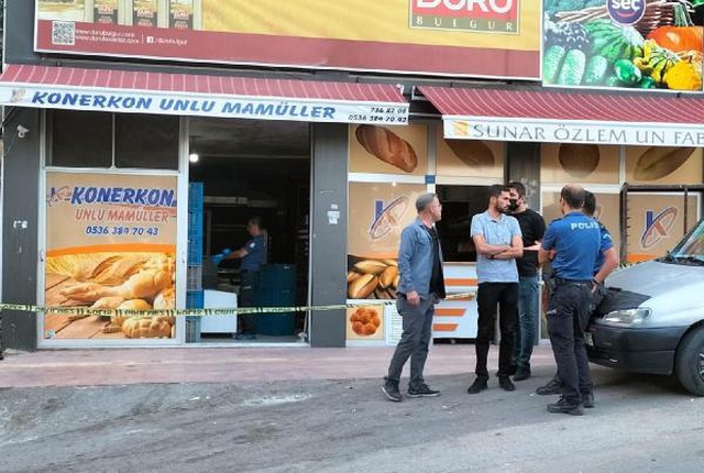 Kendisine bayat ekmek vermeyen fırıncıyı öldürdü Kendisine bayat ekmek vermeyen fırıncıyı öldürdü