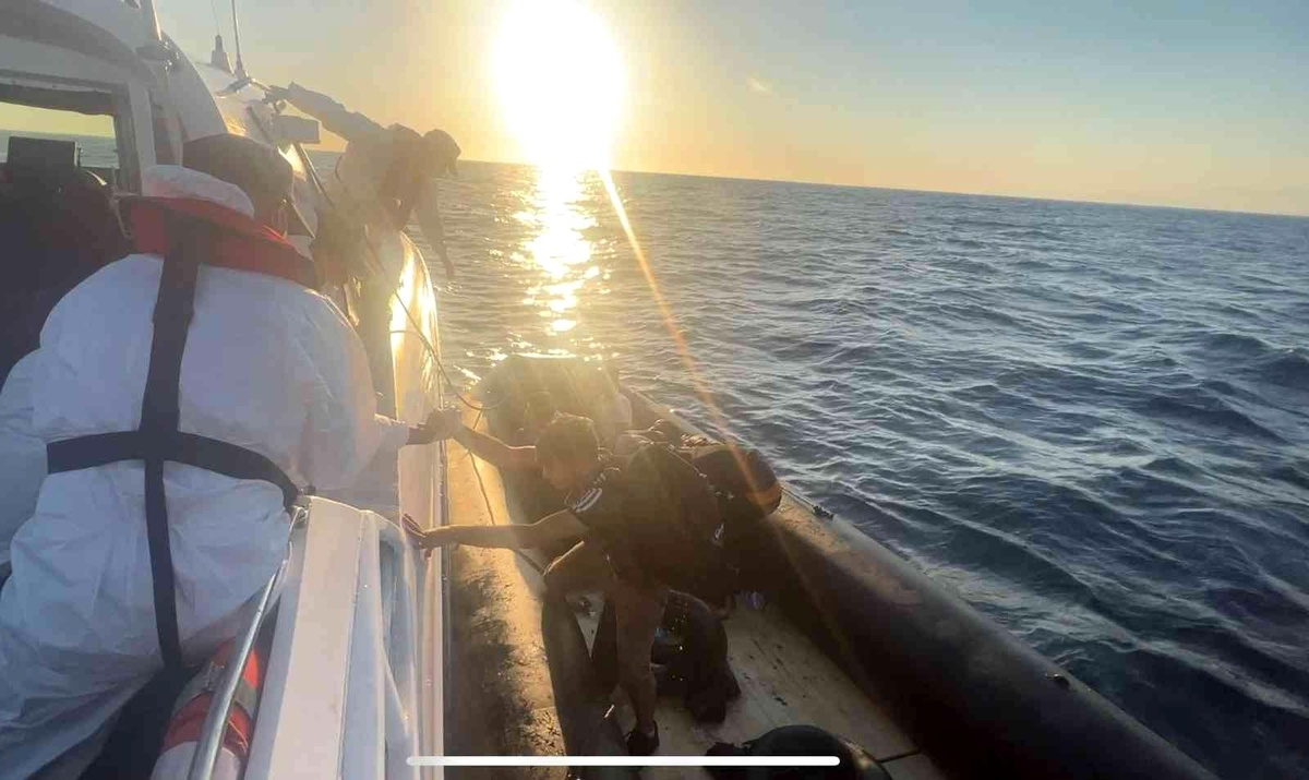 Datça\'da ve Bodrum\'da 98 göçmen kurtarıldı