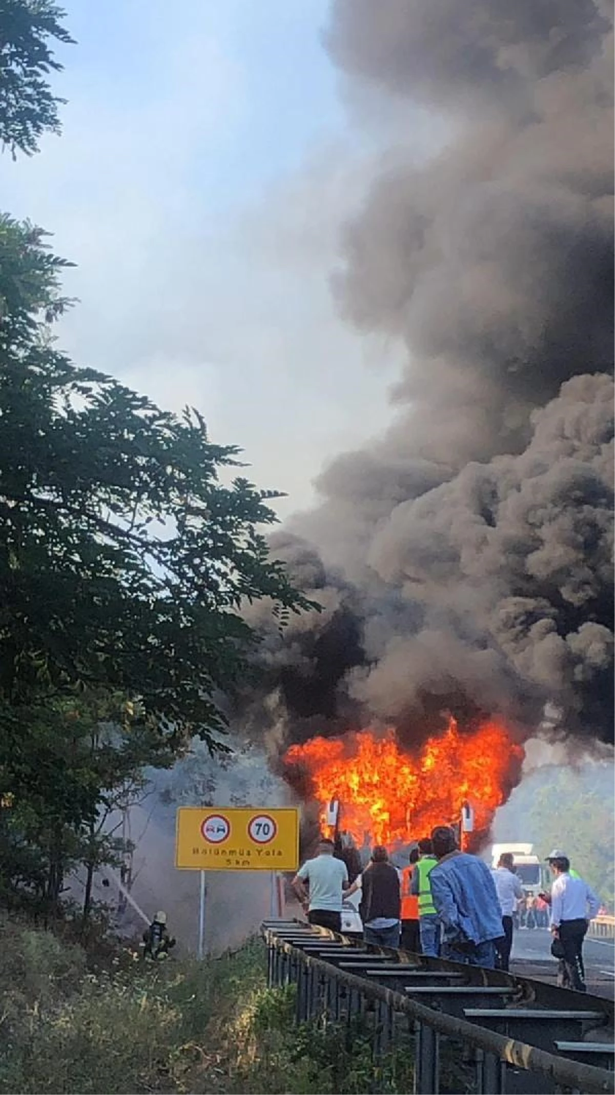Bursa\'da otobüs yangını; 40 yolcu tahliye edildi
