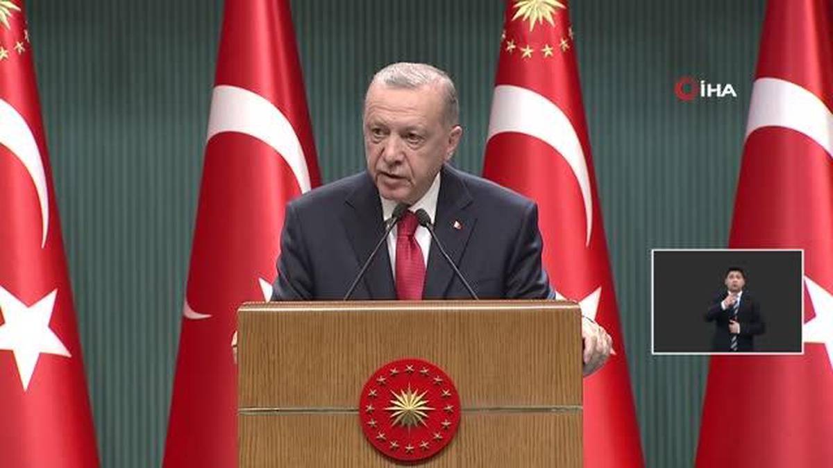 Cumhurbaşkanı Erdoğan: "2022\'de vatandaşı enflasyona karşı korumak için vazgeçtiğimiz kamu geliri 251 milyar TL\'yi bulacaktır."