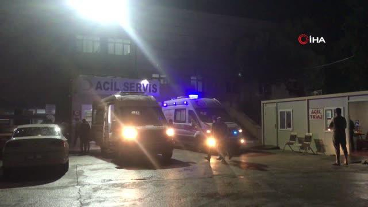Edirne\'de otomobiller kafa kafaya çarpıştı: 10 yaralı
