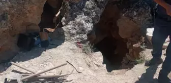 Elazığ'da kaçak kazı yapan 3 kişiye suçüstü