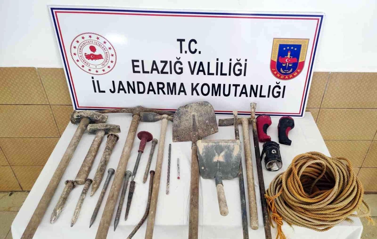 Elazığ\'da kaçak kazı yapan 3 şüpheli suçüstü yakalandı
