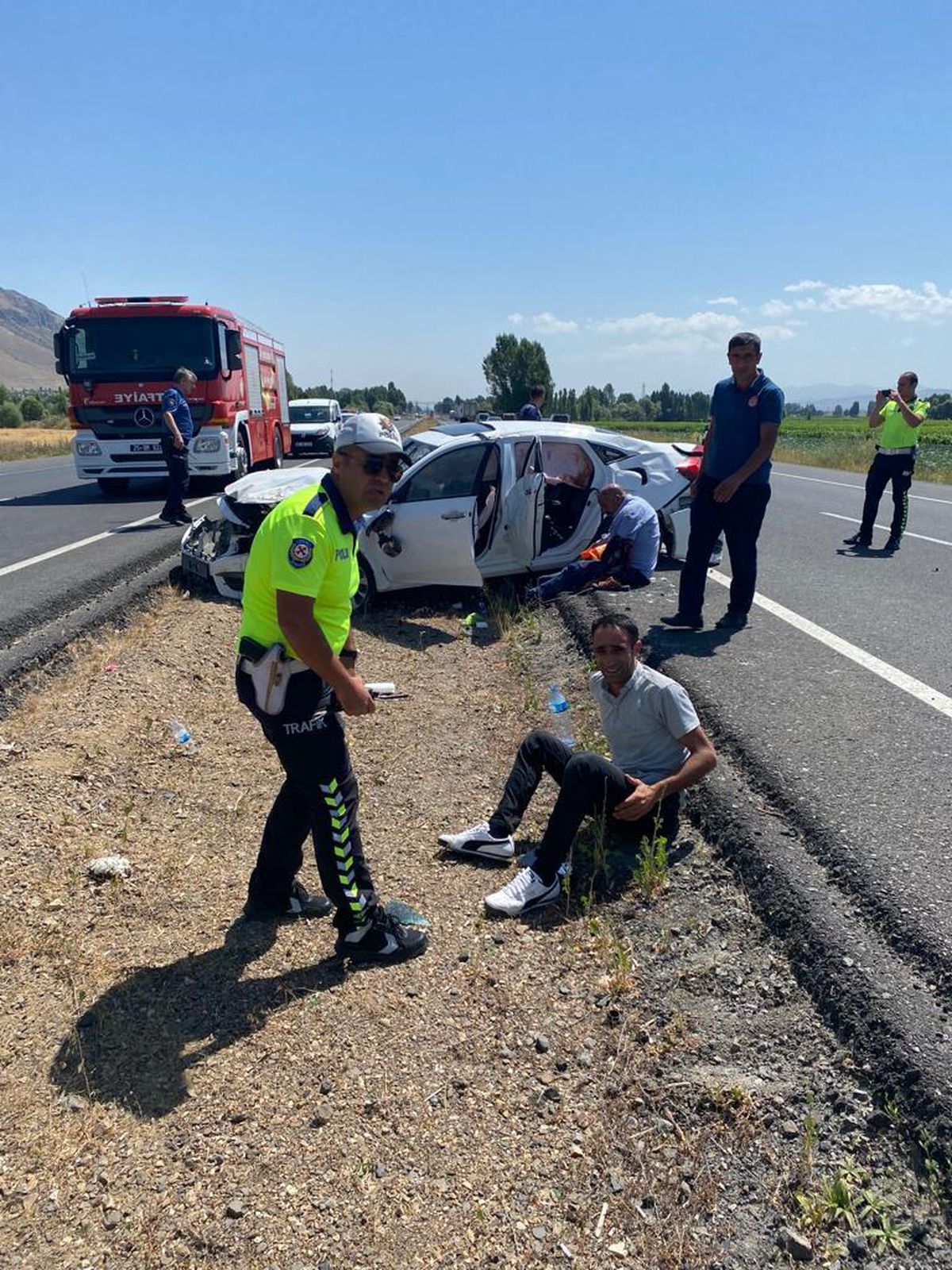 Erzurum\'da devrilen otomobildeki 1 kişi öldü, 3 kişi yaralandı