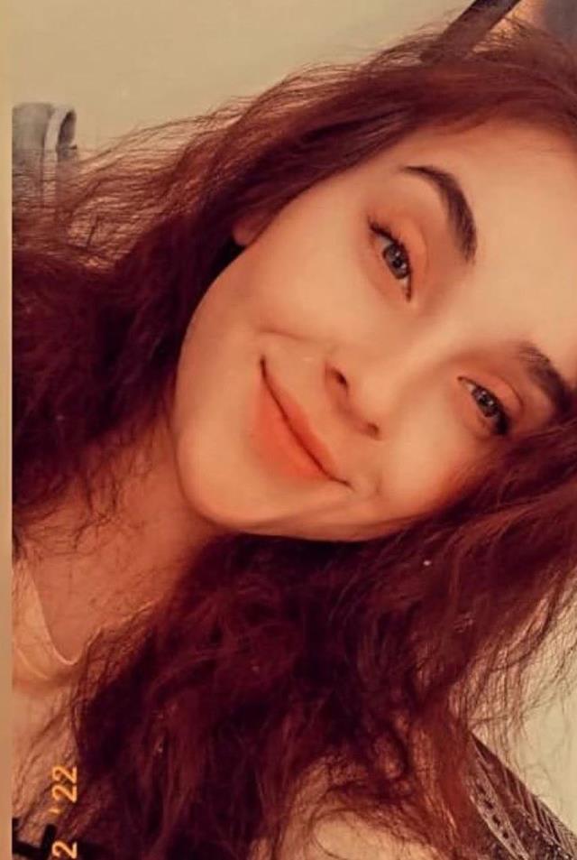 Eşini bıçaklayıp canlı yayın yapan şahıs, boşanmamak için 2 kez intihara kalkışmış Eşini bıçaklayıp canlı yayın yapan şahıs, boşanmamak için 2 kez intihara kalkışmış
