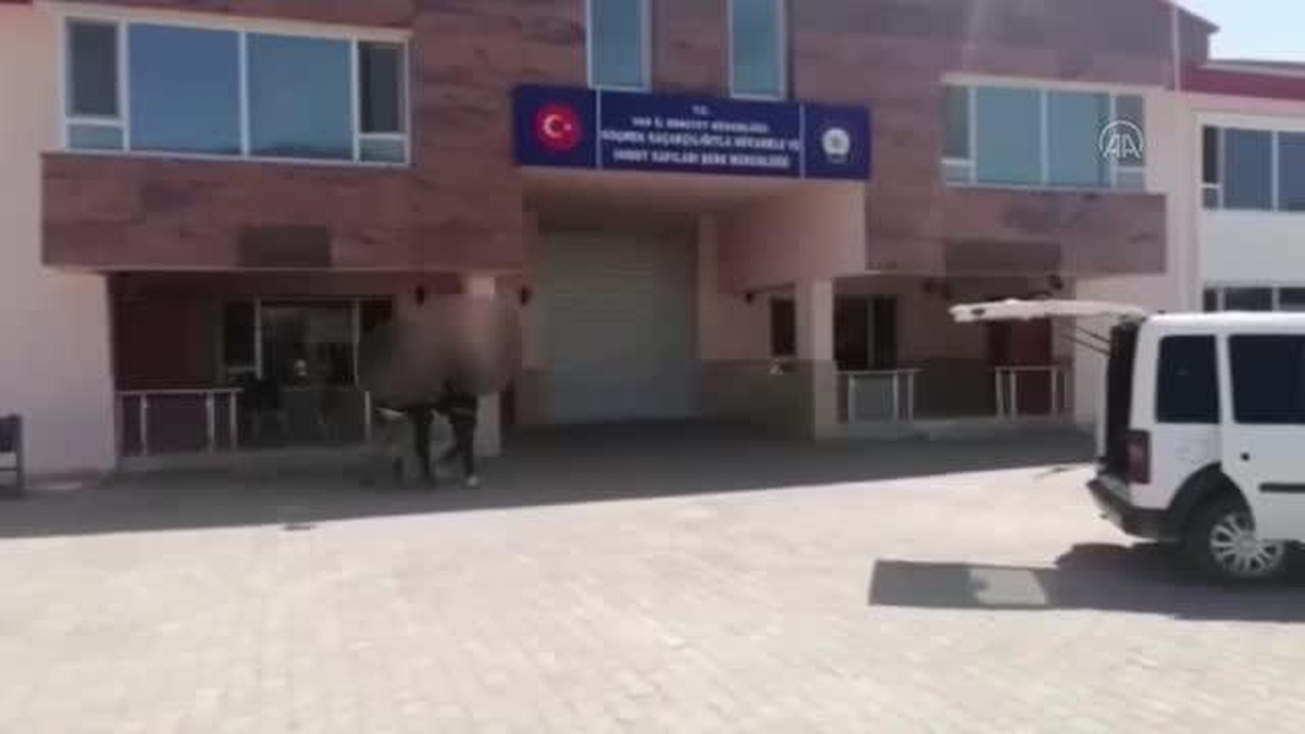 Van\'da göçmen kaçakçılığı yaptıkları iddiasıyla 7 şüpheli tutuklandı