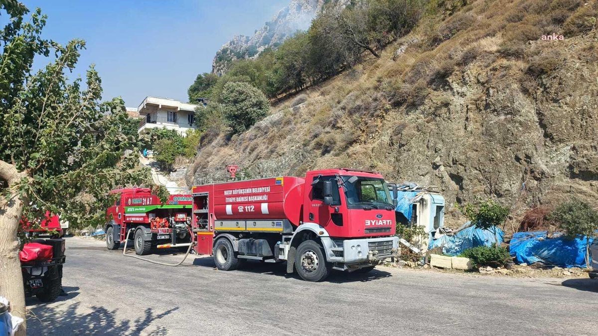 Hatay\'da Habib-İ Neccar Dağı\'nda Çıkan Yangın  Kontrol Altına Alındı