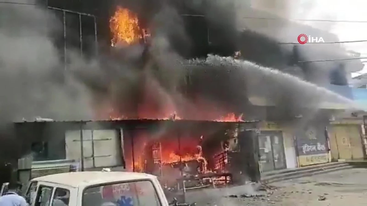 Hindistan\'da hastanede yangın: 8 ölü