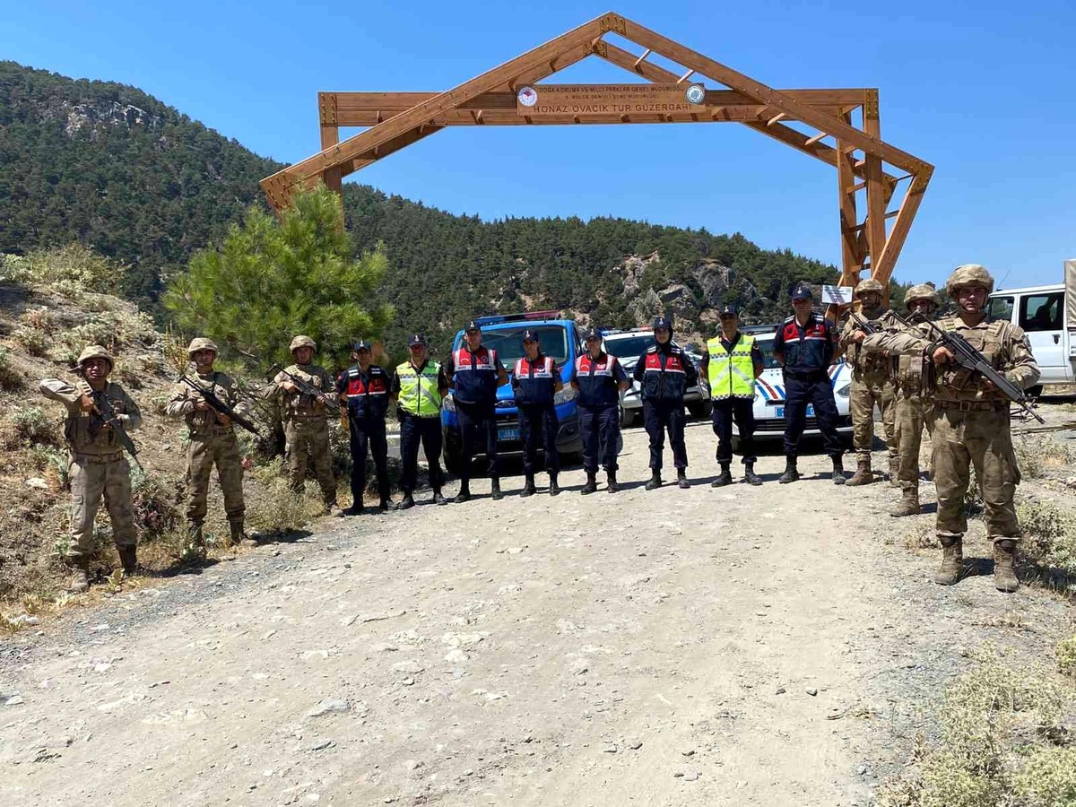 Jandarma Honaz Dağında yangına karşı önlemleri artırdı