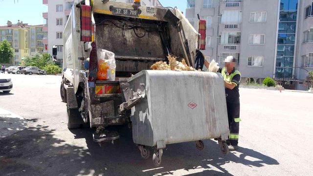 Pandemide kilosu 100 liraya çıkmıştı! Yüzlerce kilo Taşköprü sarımsağı çöpte bulundu
