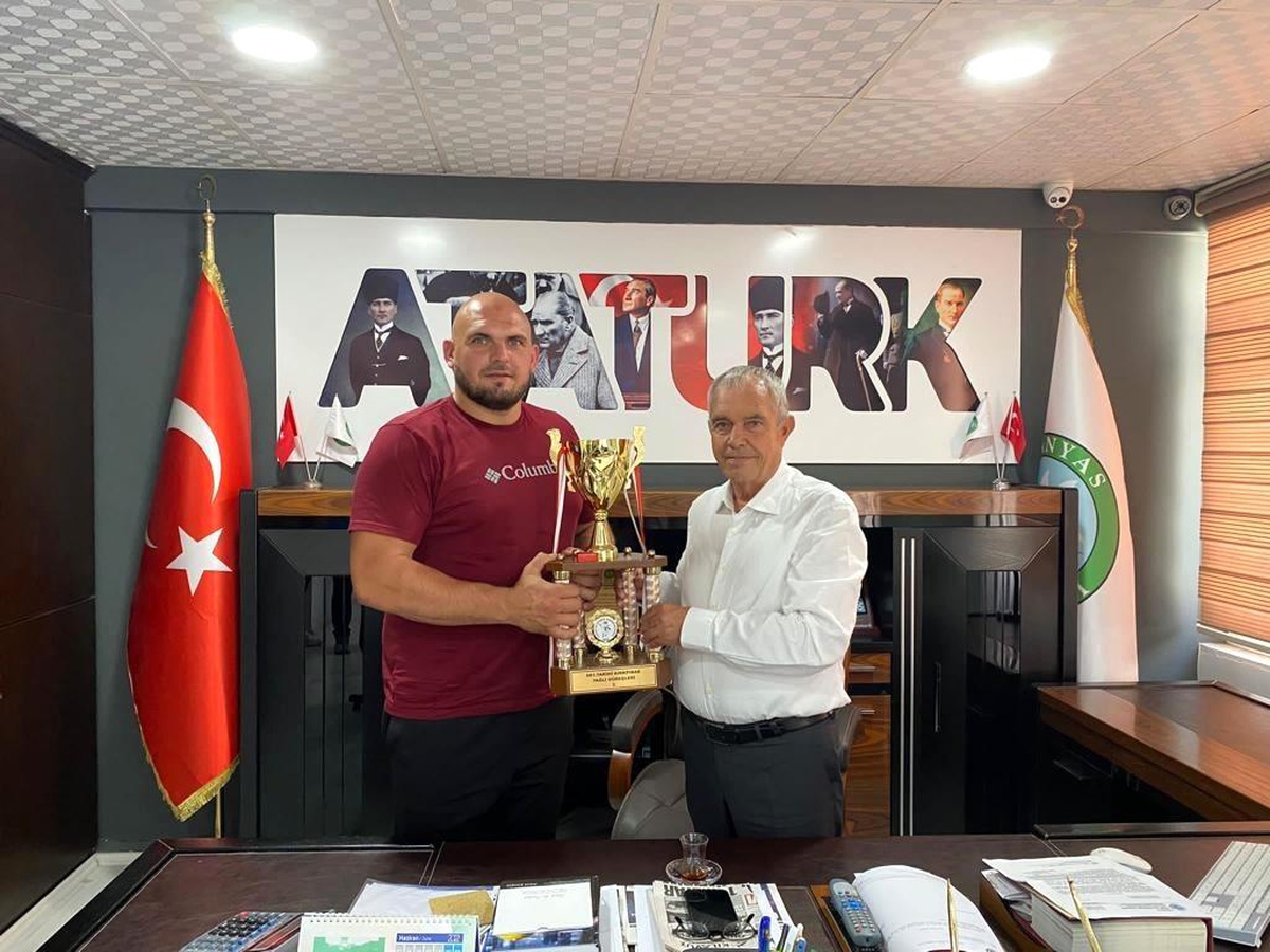 Kırkpınar üçüncüsü Dağdeviren Belediye Başkanı Barcin\'i ziyaret etti