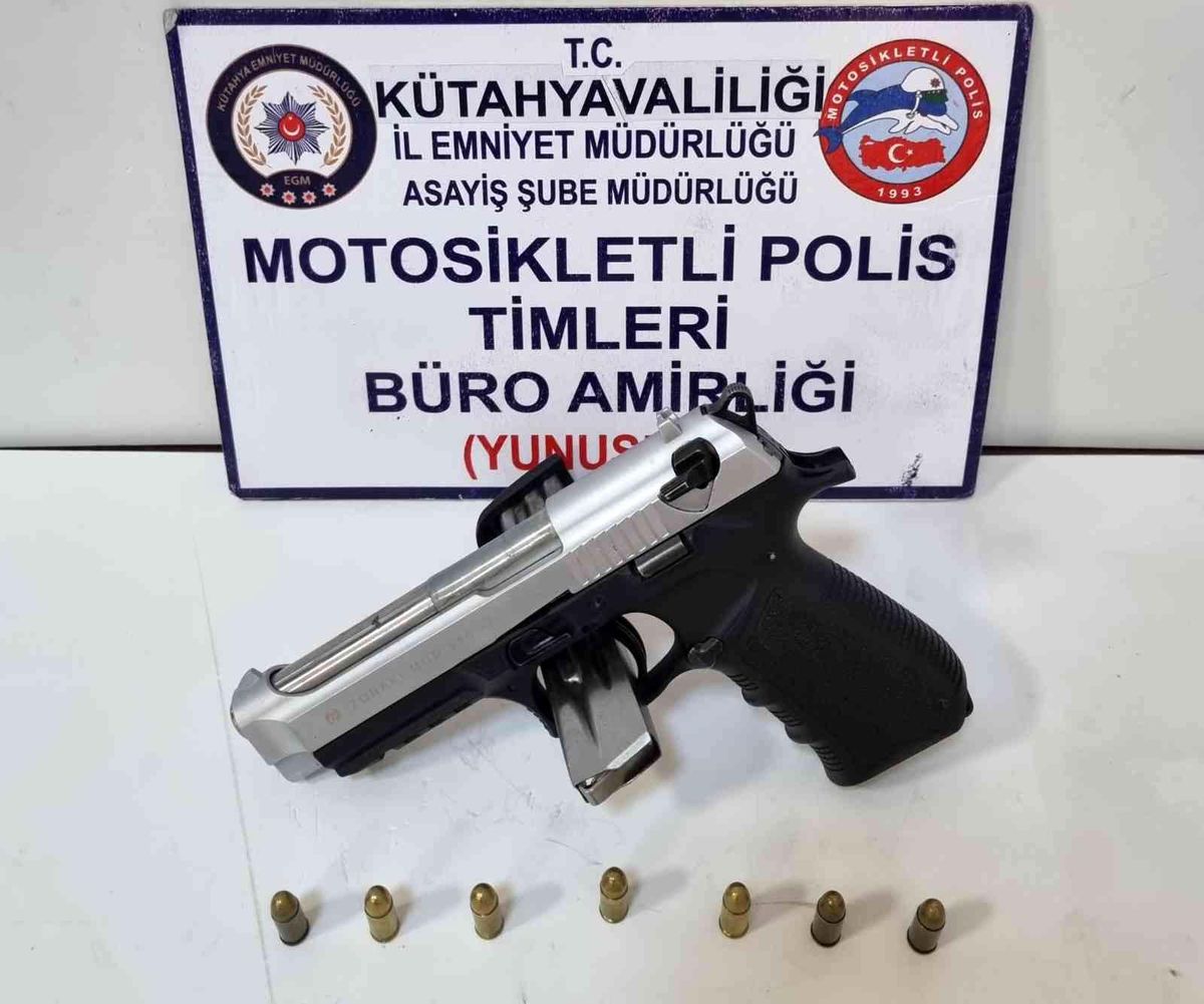 Kütahya\'da bir şahsın üzerinde ruhsatsız tabanca ele geçirildi