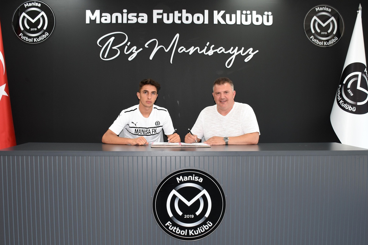 17 yaşındaki Fırat Sarı Manisa FK\'da