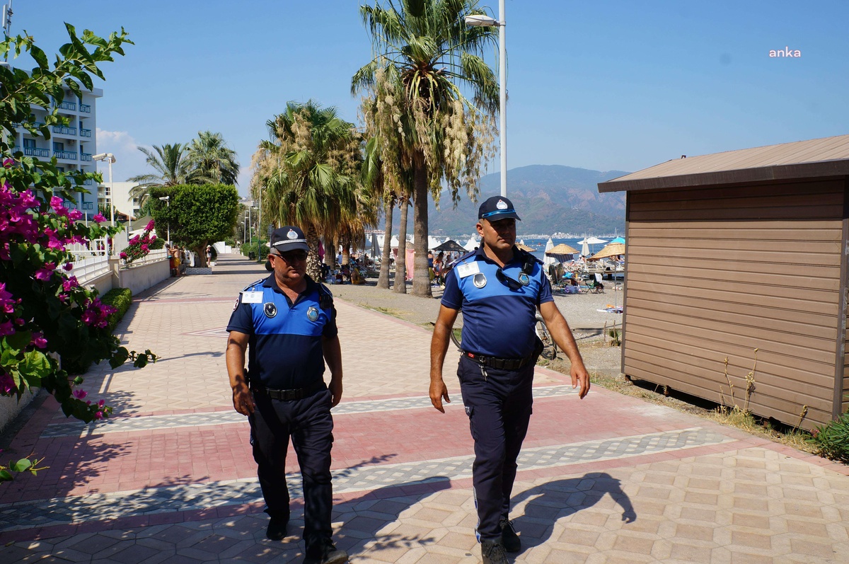Marmaris\'te zabıtadan sahil denetimi