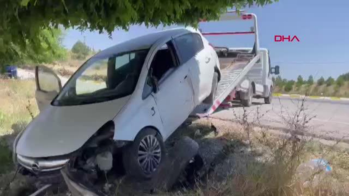OTOMOBİL AĞACA ÇARPTI: 2 YARALI