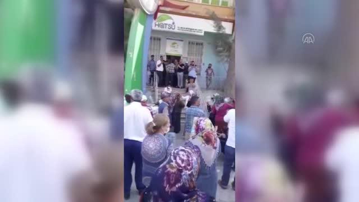 Reyhanlı\'da su kesintilerine tepki