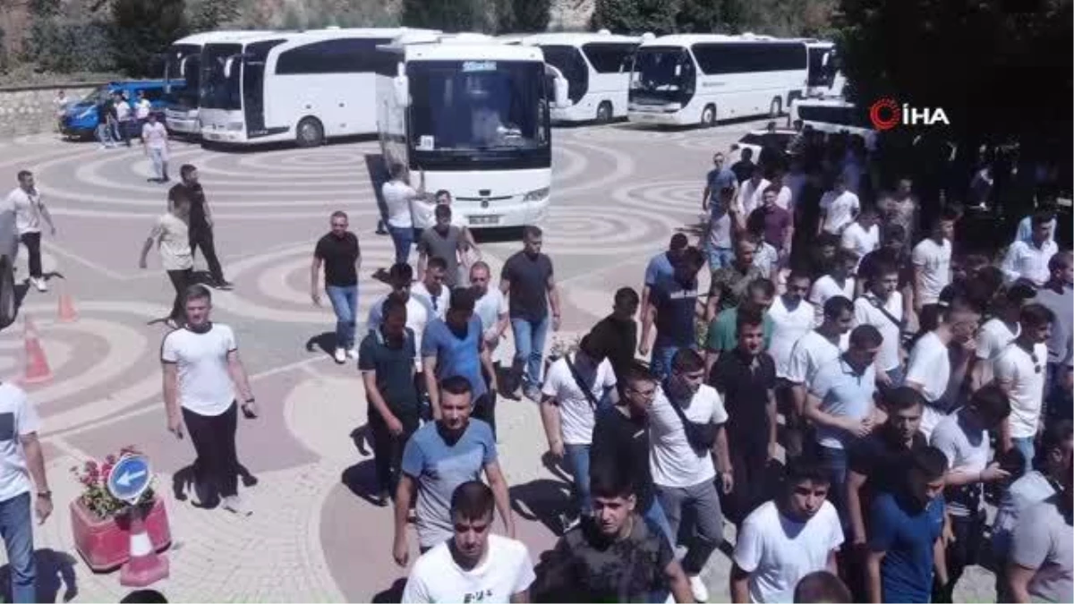 Şeyh Edebali Türbesini 3 bin Jandarma ve Sahil Güvenlik Akademisi öğrencisi ziyaret etti
