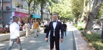 Sicilya'dan etkilenip her gün damat gibi giyinen 'Ferdi Romeo' evlenmek istiyor