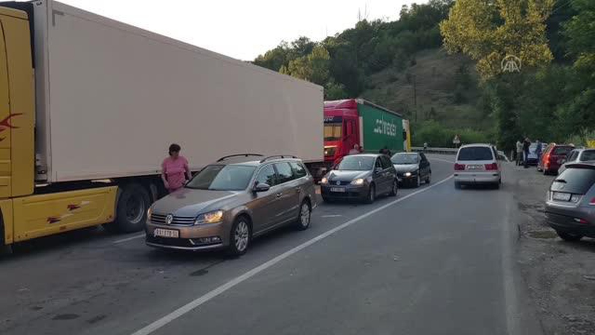 Sırbistan\'la krize neden olan karar, bir ay ertelendi