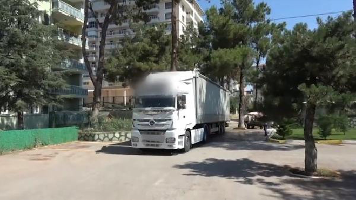 Uşak\'ta 13 milyon 380 bin makaron ele geçirildi; 1 gözaltı