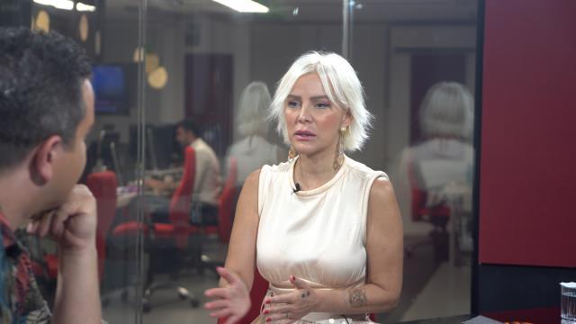 13 yıldır Ferhat Göçer'le aşk yaşayan Ömür Gedik'ten evlilik itirafı: Teklif etse de evlenmem 13 yıldır Ferhat Göçer'le aşk yaşayan Ömür Gedik'ten evlilik itirafı: Teklif etse de evlenmem