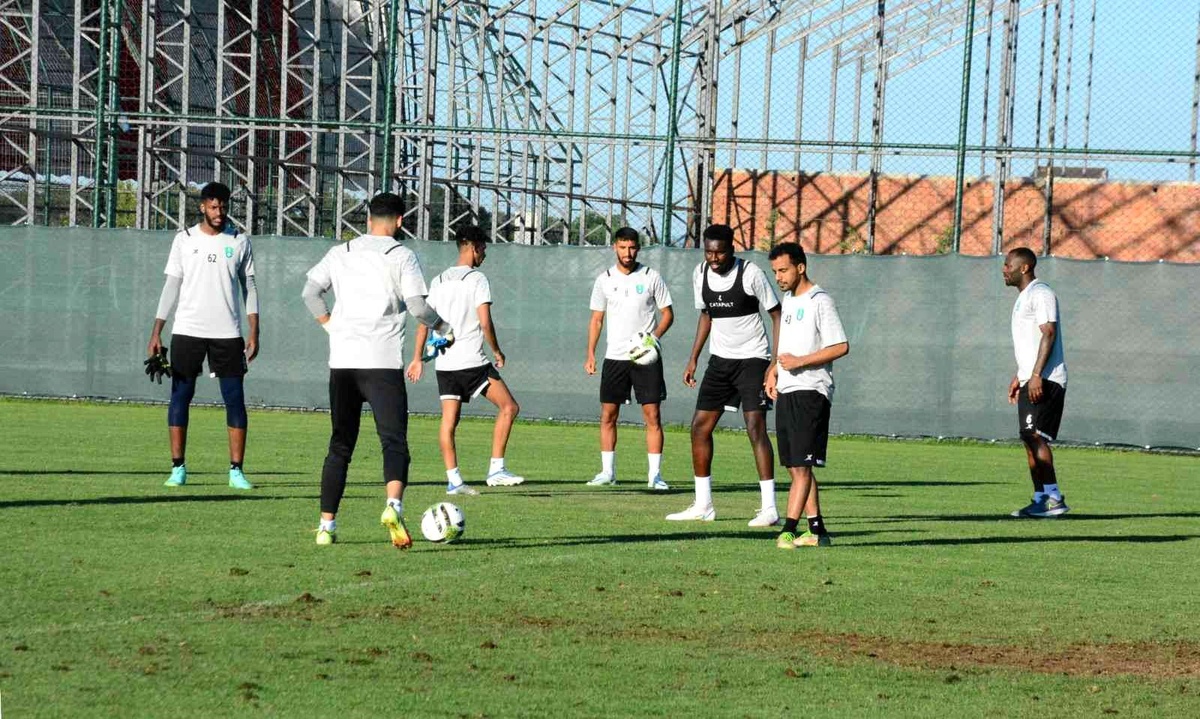 Al Ahli Saudi FC, sezon başı kampı için Kocaeli\'de