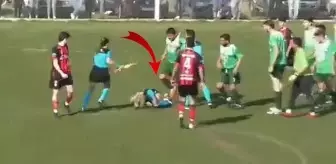 Takım arkadaşının atılmasına sinirlendi! Kadın hakeme saldırdı