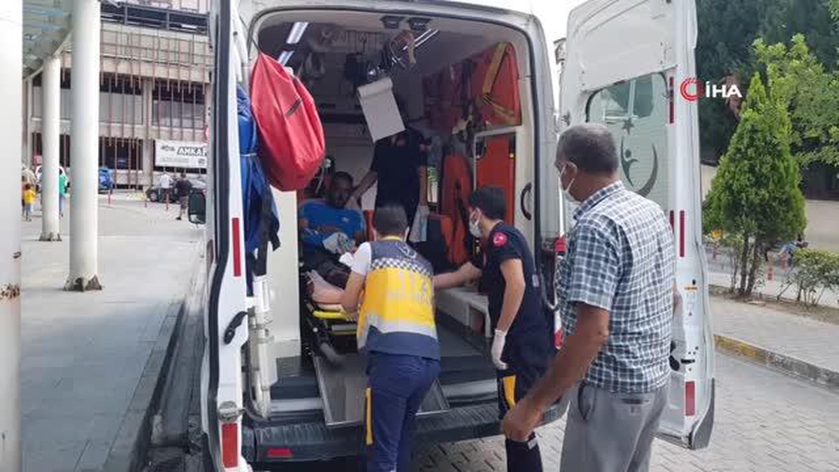 Ayağına demir düşen işçi yaralandı