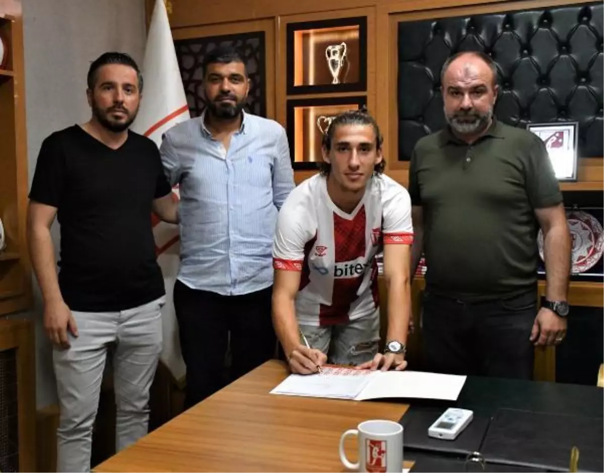 Balıkesirspor\'da imzalar sürüyor