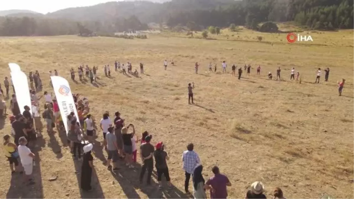 Binlerce kişi gökyüzünün muhteşem dansını izledi