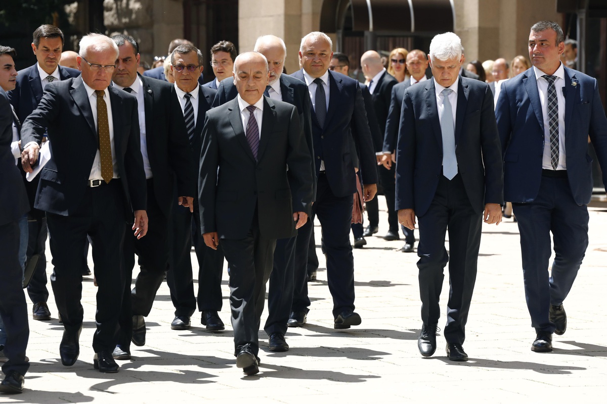 Bulgaristan\'da geçici hükümet göreve başladı