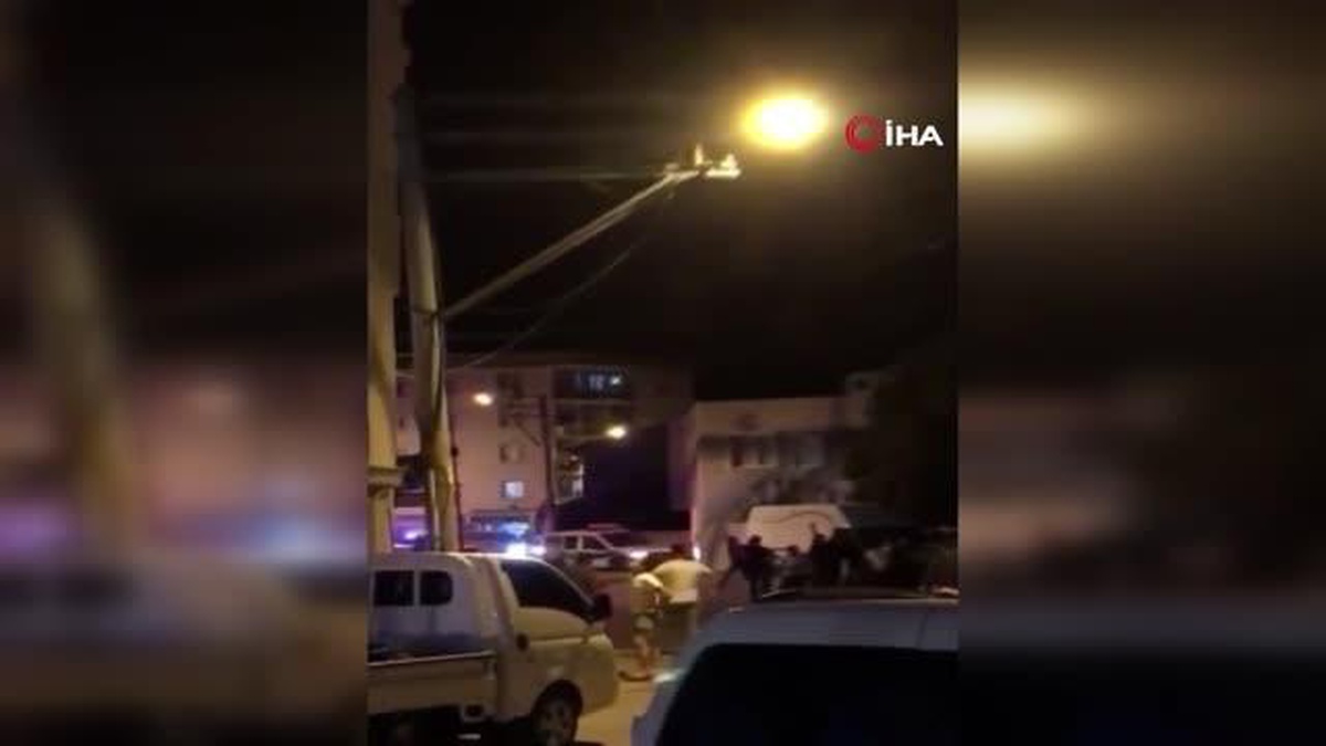 Bursa\'da bir inşaattaki işçiler ile bir grup mahalleli gürültü tartışması yüzünden birbirine girdi