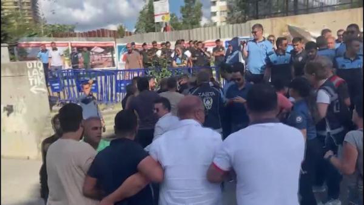 ÇEKMEKÖY\'DE PARK GERGİNLİĞİ