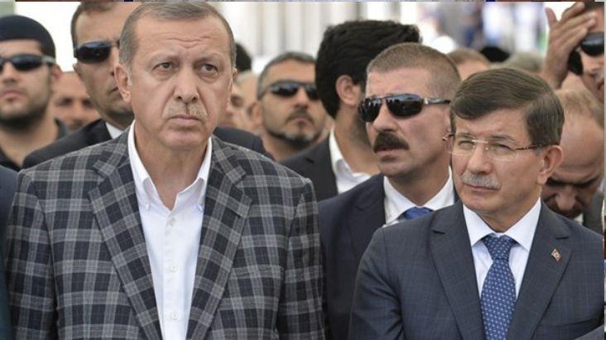 Davutoğlu, AK Parti günlerine dair konuştu: Parti içindeki popülaritem artınca başka isimlerin önünü tıkadım, işte sıkıntı burada