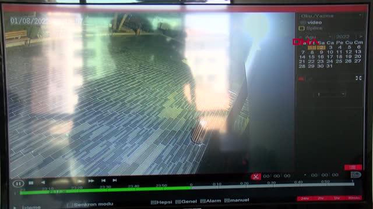 DİYARBAKIR\'DA PLAZAYA 3 EL ATEŞ AÇILDI; O ANLAR KAMERADA