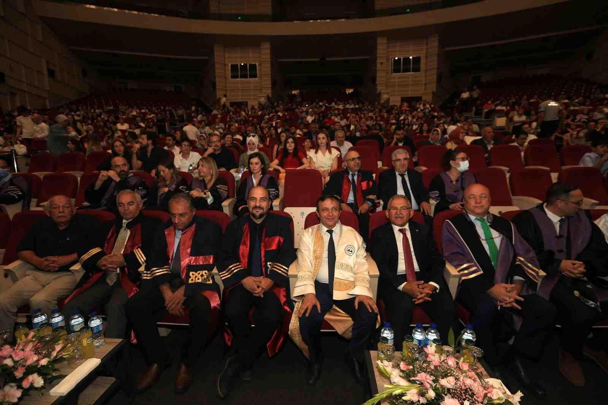 Doktor Başkan\'dan diş hekimliği mesleğine \'altın bilezik\' vurgusu